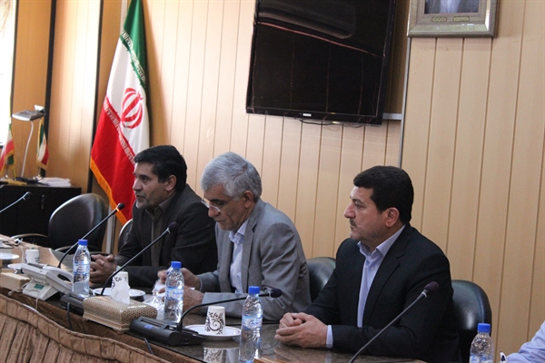 فارس: دیدار مدیر حج و زیارت به اتفاق مدیران حج و مجموعه ۹۶ با استاندار استان به مناسبت آغازین هفته حج