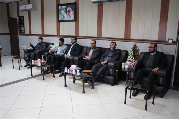 فارس : جلسه مشترک مدیر حج و زیارت با فرماندهی نیروی انتظامی استان در خصوص مبارزه با غیرمجازهای عتبات عالیات.